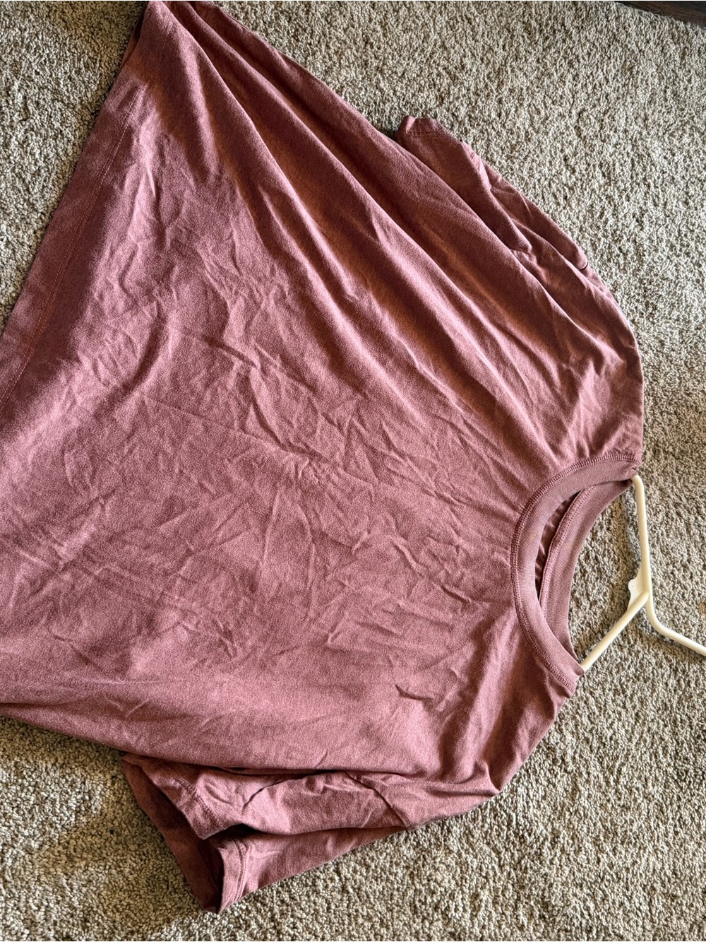 Vuori Crewneck Women's Top in Dusty Rose